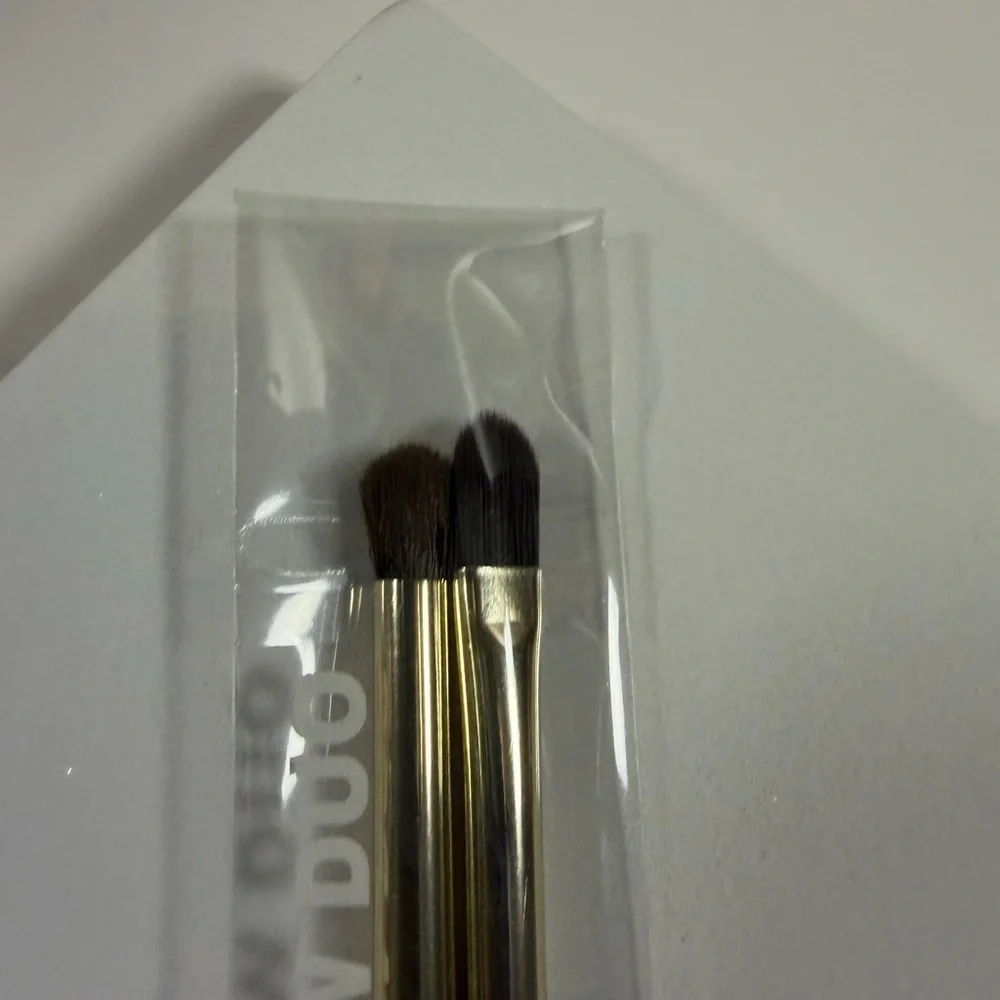🩷5/$10🩷 Purple Concealer & Eyeshadow Brush Duo